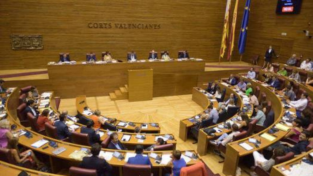 Cuatro diputados valencianos declaran más ingresos que el presidente