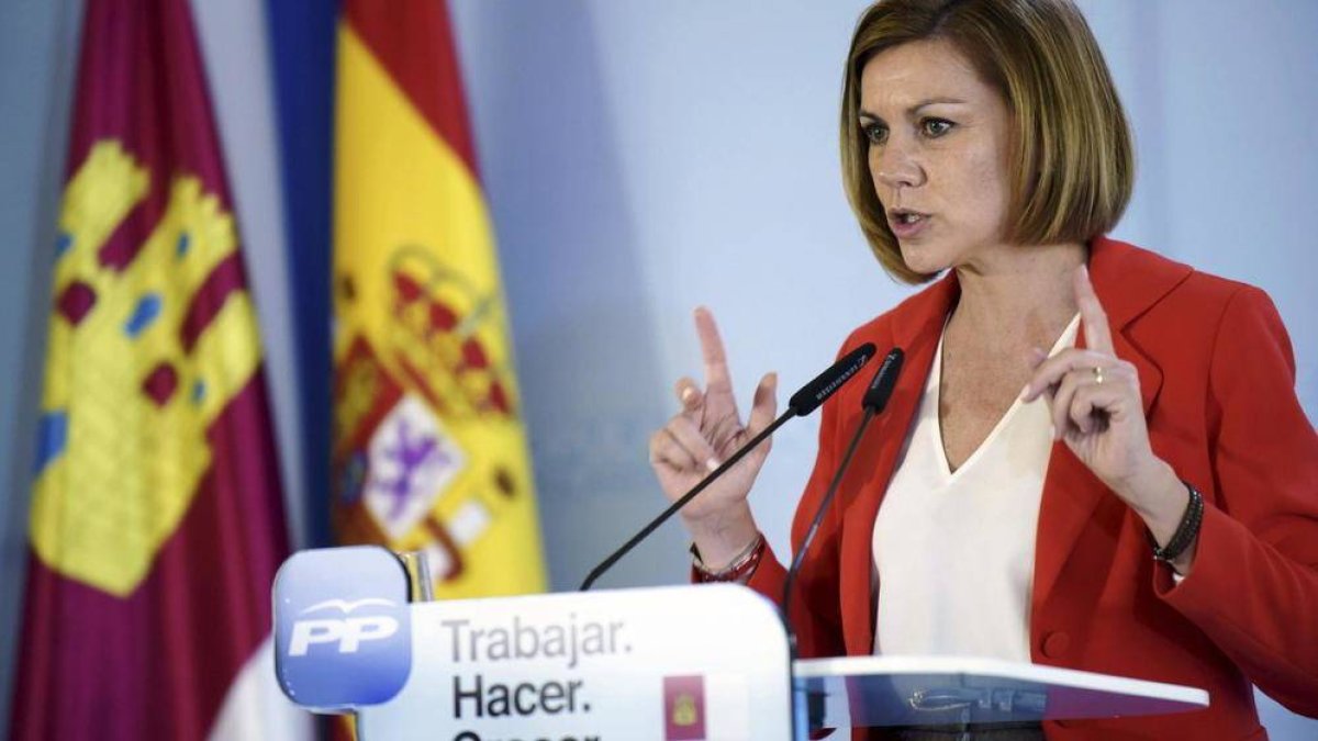 El PSOE de momento no ha accedido a declarar a Cospedal non grata.