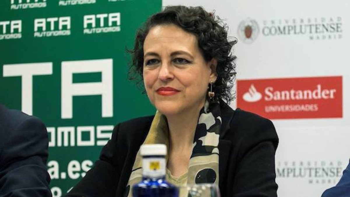 La Ministra de Empleo quiere ganarse a los autónomos