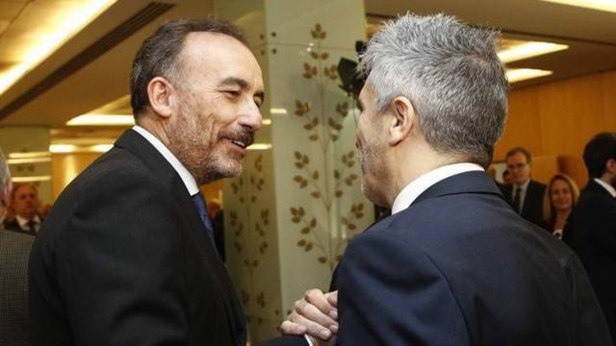 Marchena, saludando al ministro Marlaska