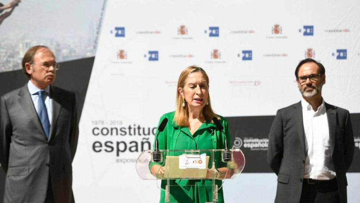 Sánchez enloquece con su proyecto de presupuestos al 'amenazar' a Ana Pastor
