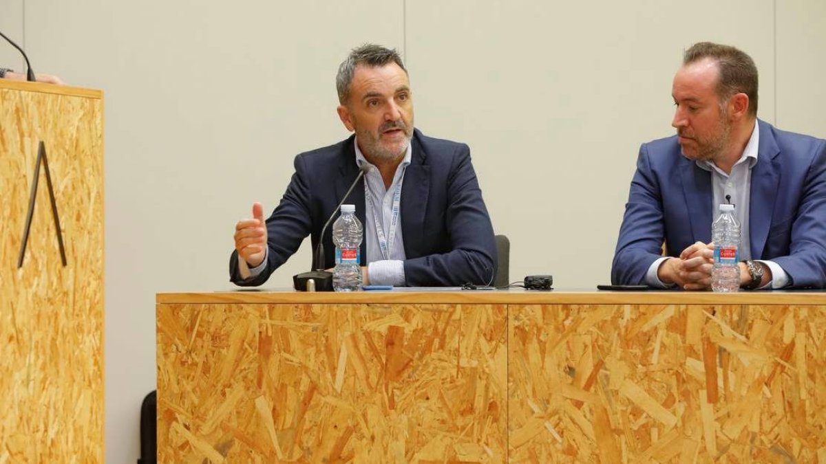 El director general de Lanzadera, Javier Jiménez y el CIO de Volkswagen Group España Distribución, Miguel Ángel Iglesia
