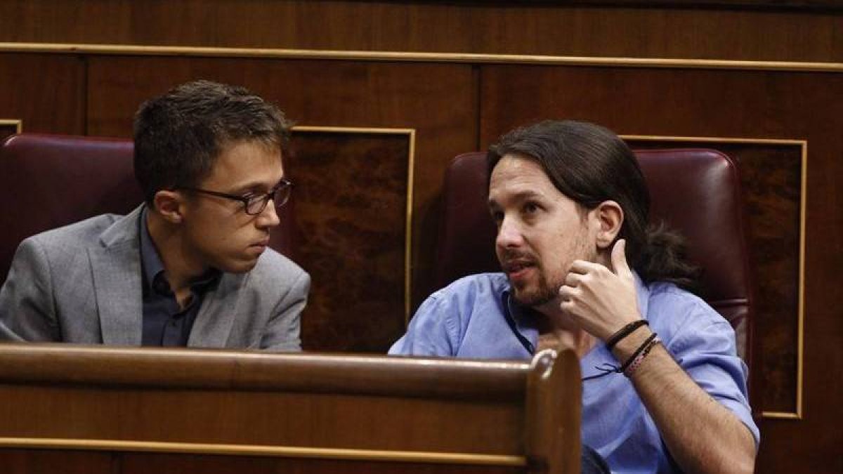 Errejón apuñala a Iglesias y critica su
