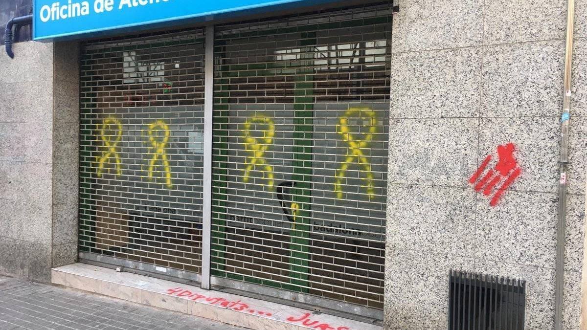 Casado exige a Sánchez que pare ya a “los chicos de la gasolina” en Cataluña