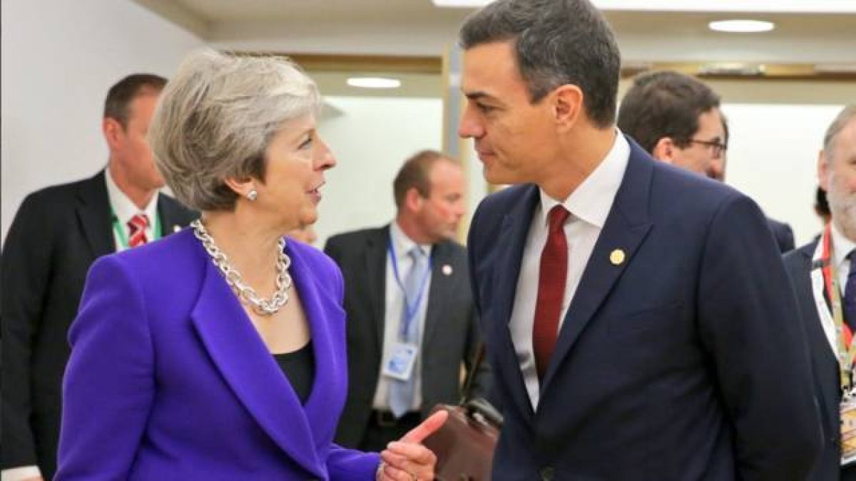 Sánchez y May.