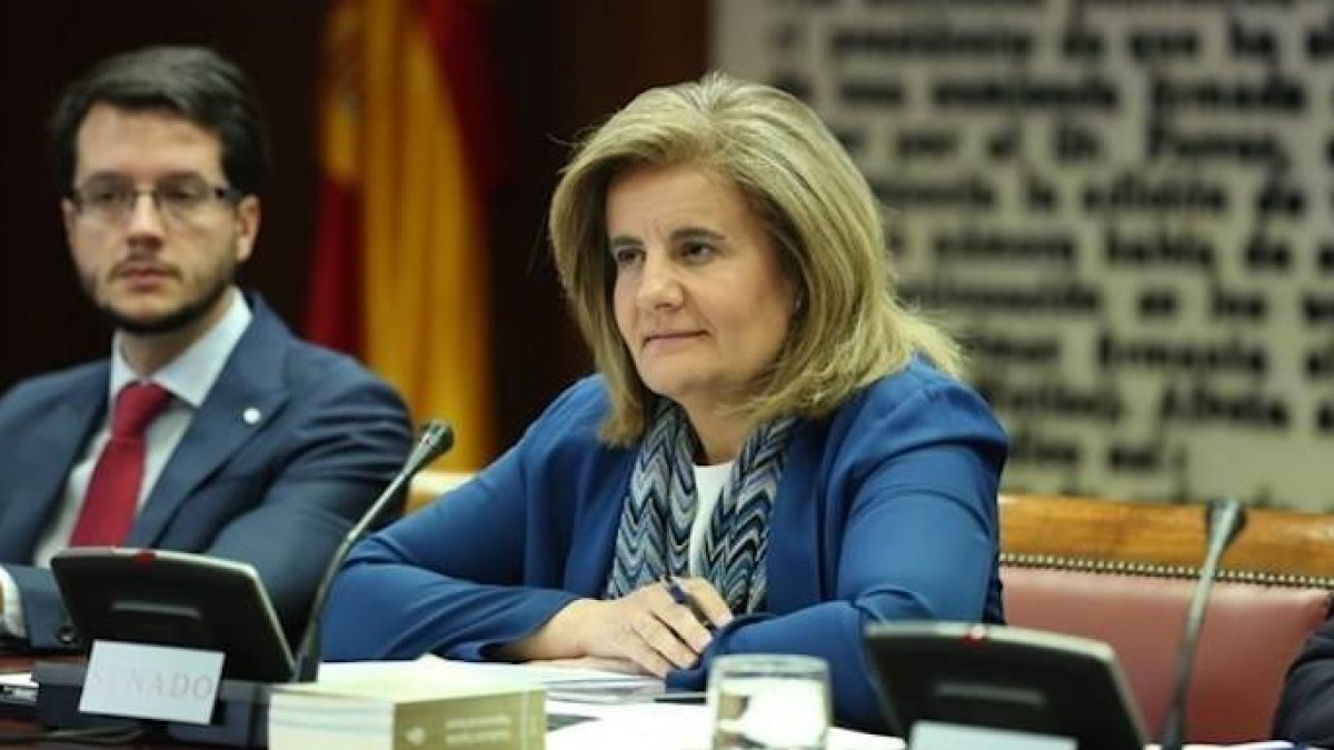 Fátima Báñez y otro regalo al PSOE, el paro baja un 8% en el segundo trimestre