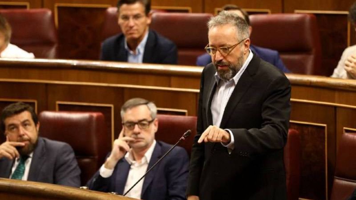 El portavoz de Cs, Juan Carlos Girauta, este miércoles en el Congreso.