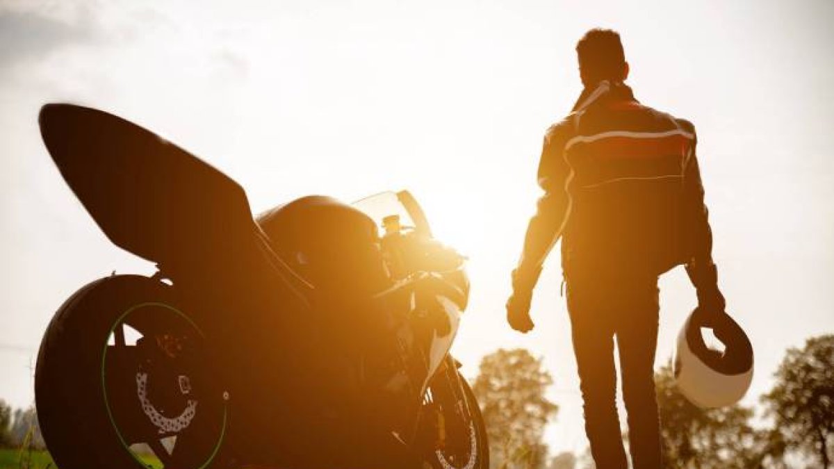 Motocicleta y motorista