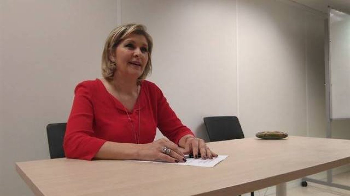 La portavoz del PP de La Font de la Figuera, Mª José Penadés