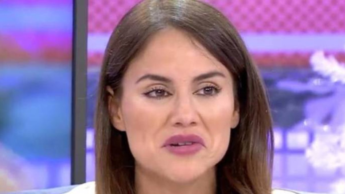 Mónica Hoyos huye de España tras la victoria de Miriam Saavedra