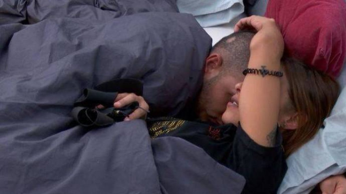 Omar y Techo, bajo la manta: los ruidos no se oyen, pero los hubo