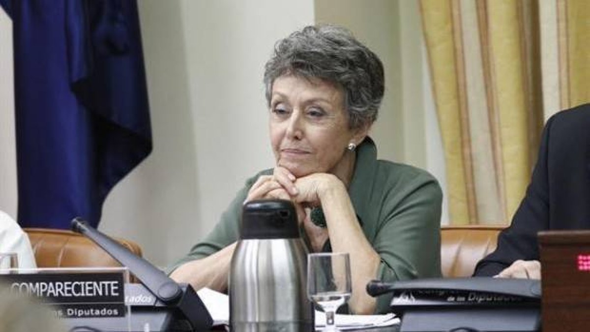 Rosa María Mateo se sacó de la manga una licenciatura en Ciencias Políticas