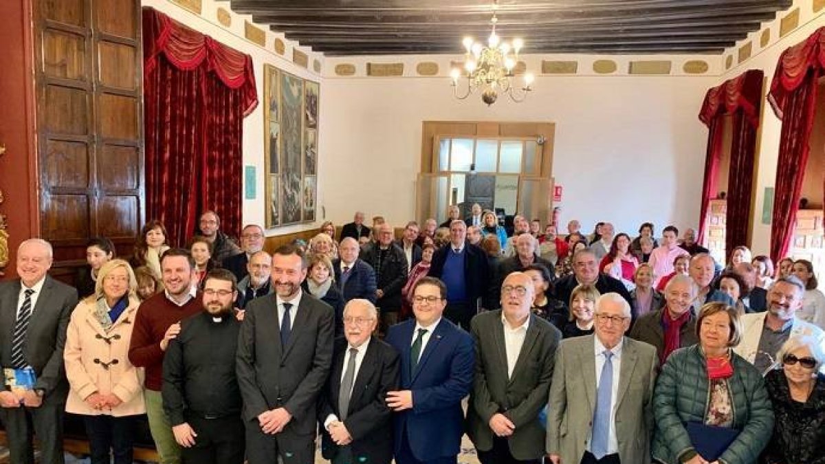 Los ilicitanos ausentes cobran protagonismo
