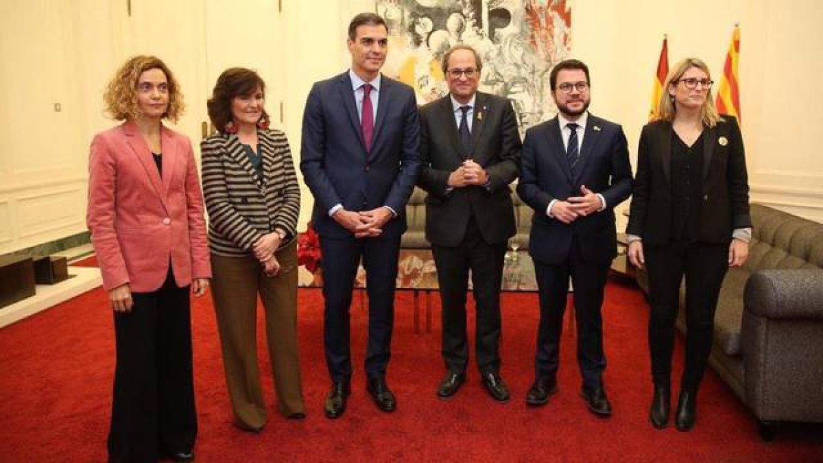 Pedro Sánchez y sus ministros en la foto
