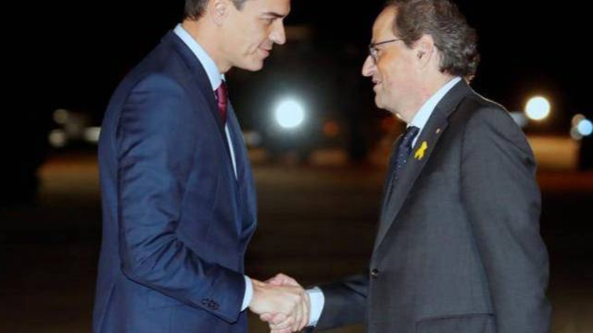 El viaje interesado de Sánchez con Torra: del