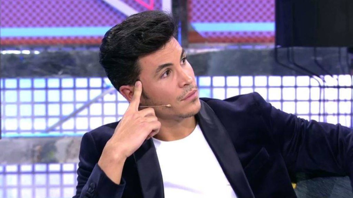Kiko Jiménez estalla y arremete contra los colaboradores del Deluxe: