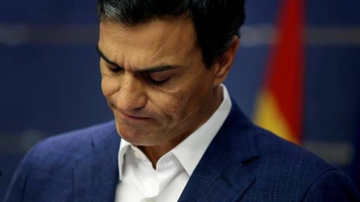 ABC destroza a Sánchez por su tesis, le tilda de mentiroso y pide su dimisión
