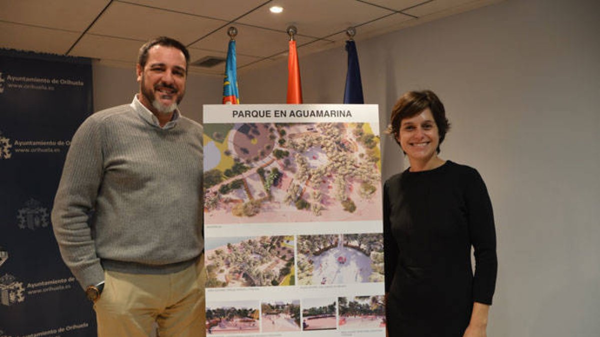 Los ediles oriolanos Juan Ignacio López Bas y Luisa Boné.