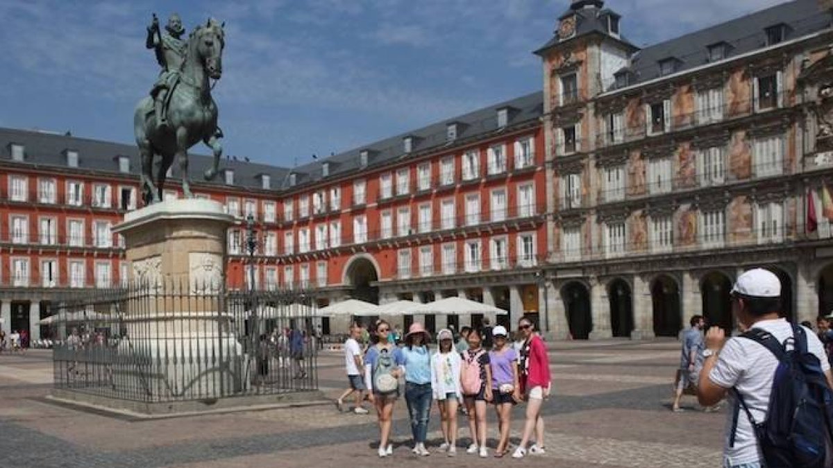 Nos visitan los mismos turistas, pero gastan más