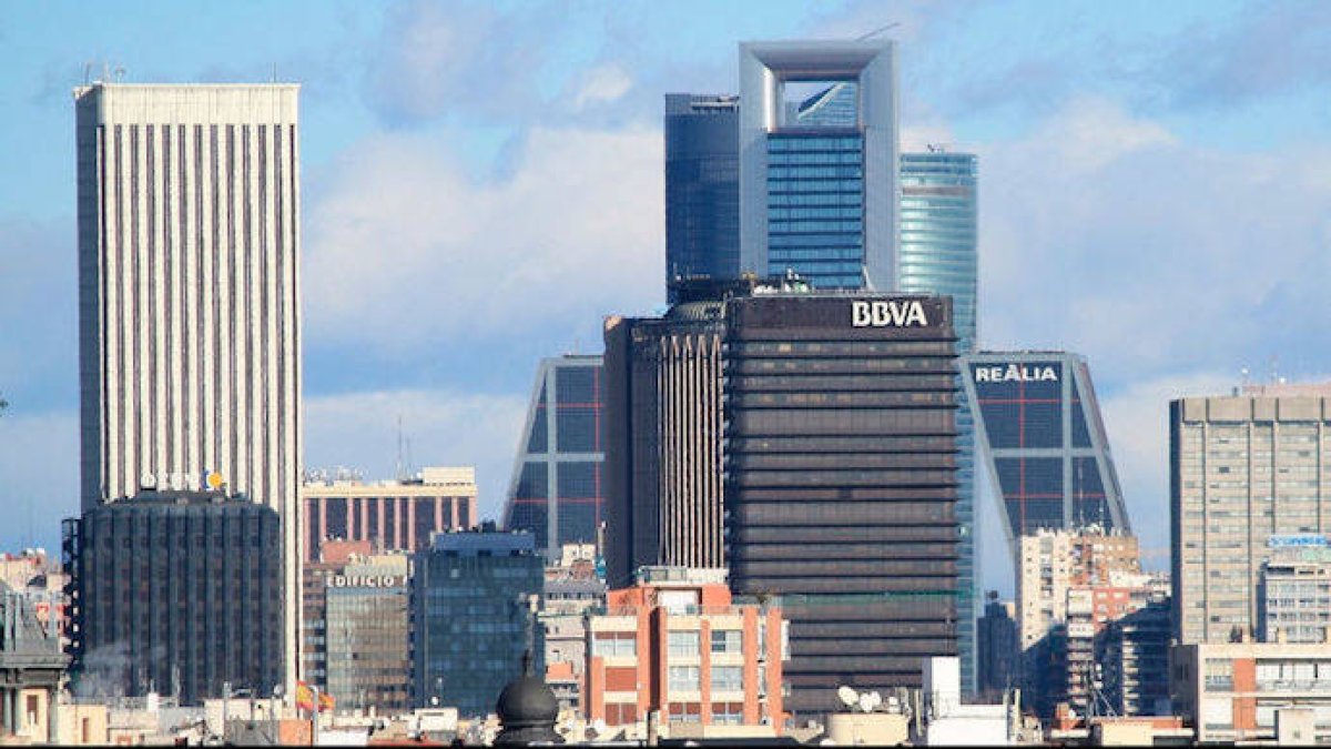 Las empresas madrileñas facturan 5 veces más que las catalanas