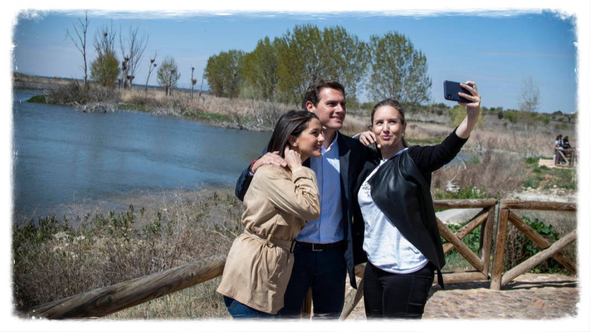 Rivera, con Arrimadas y la diputada Melisa Rodríguez, este sábado en las Tablas de Daimiel