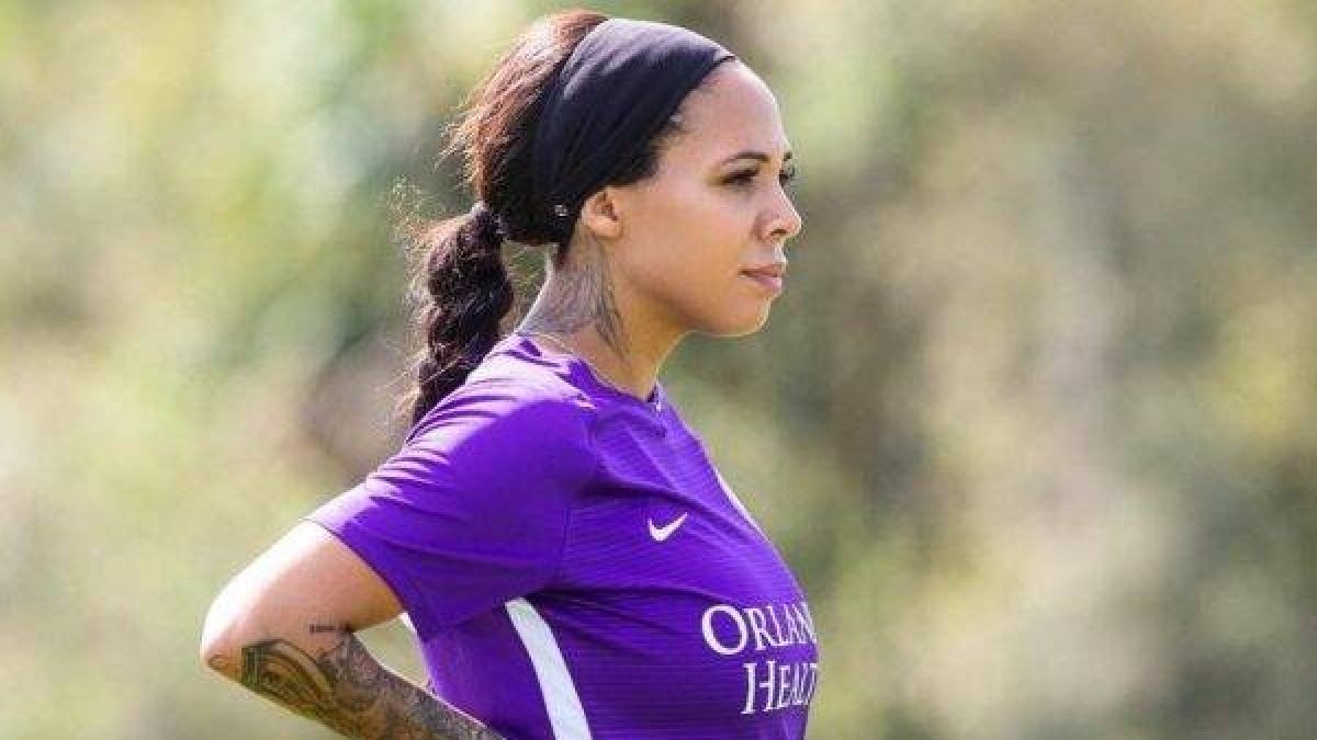 Sydney Leroux, una futbolista embarazada que continúa entrenando