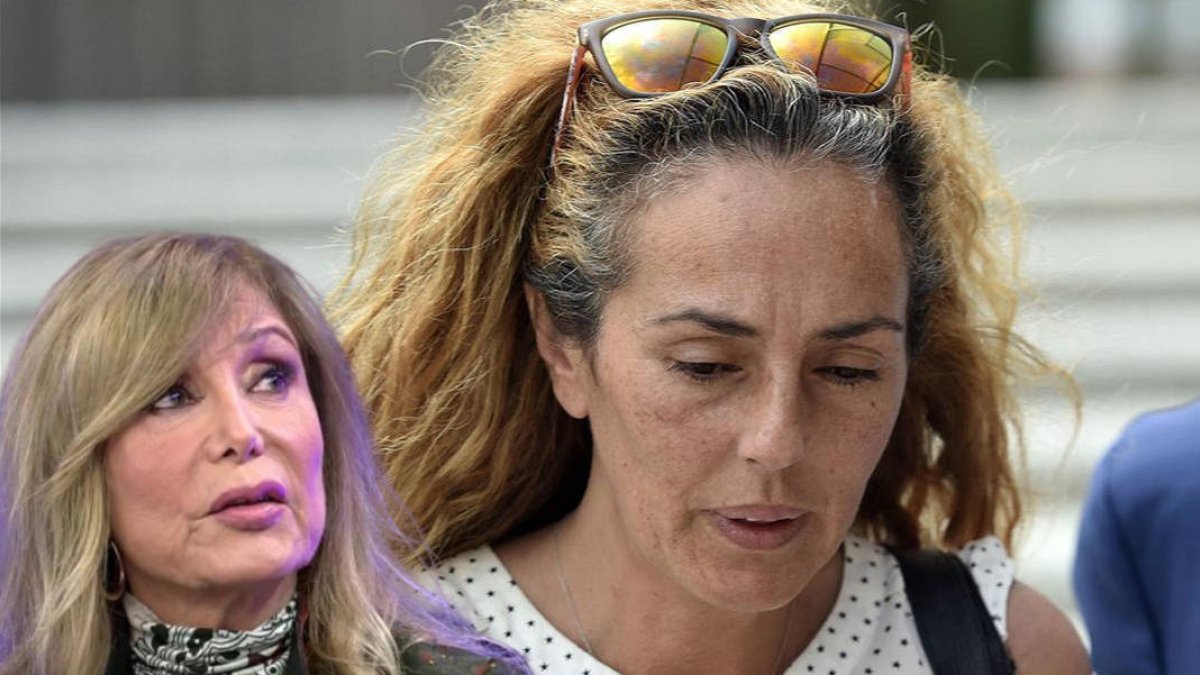 Pilar Eyre no se cree todo lo que dicen sobre Rocío Carrasco.