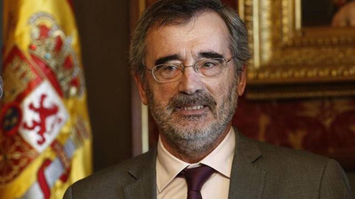 Sánchez aparta al sospechoso de plagio Manuel Cruz de la presidencia del Senado