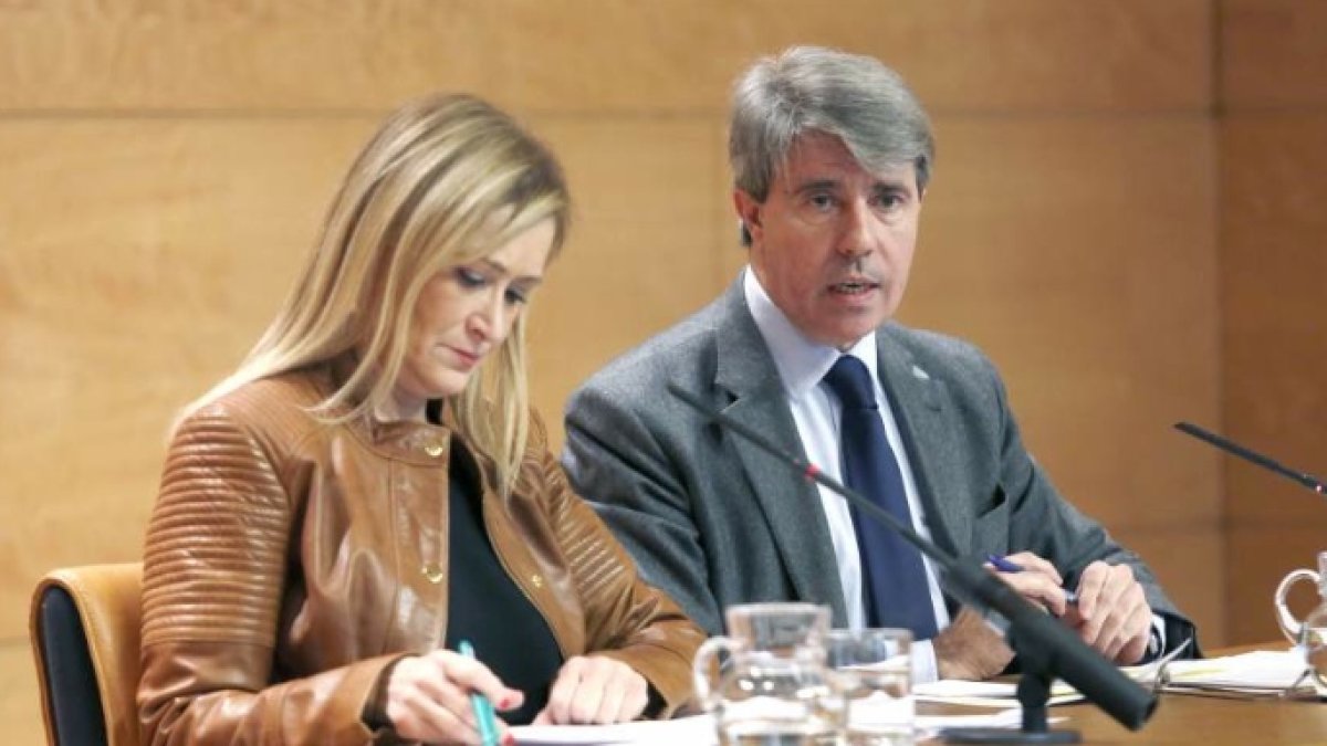 Cristina Cifuentes junto a su número dos, Angel Garrido.