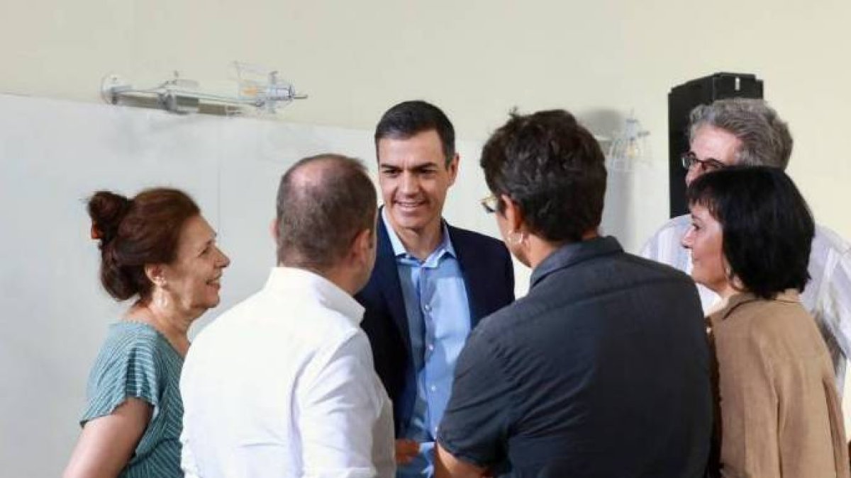 Sánchez, este lunes en su reunión con asociaciones ecologistas.