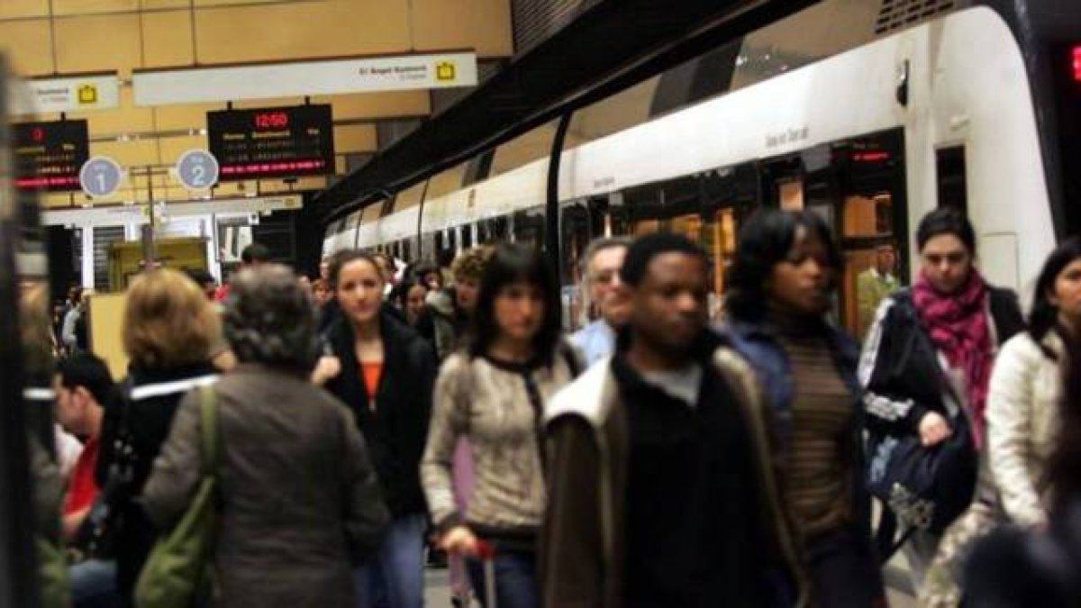 La huelga del metro colapsa las estaciones