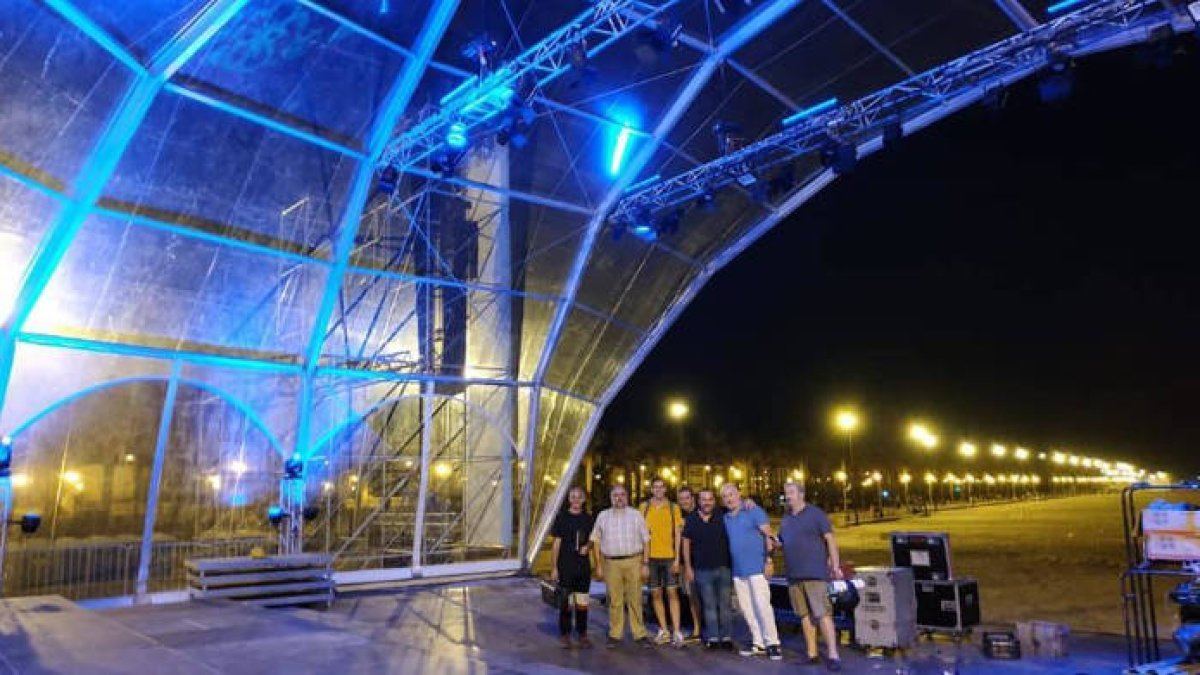 La Valencia marinera inicia el curso con celebraciones y música en la playa