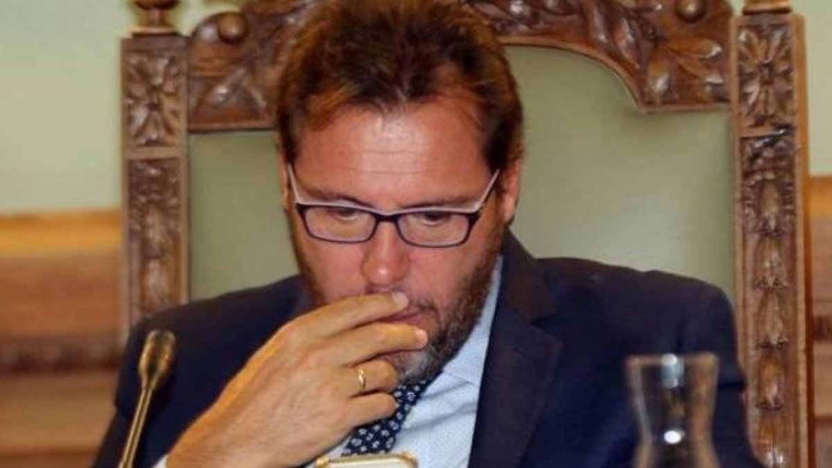 Óscar Puente, regidor de Valladolid. Uno de los cargos que ve peligrar su futuro por los desatinos de Sánchez con Cataluña.