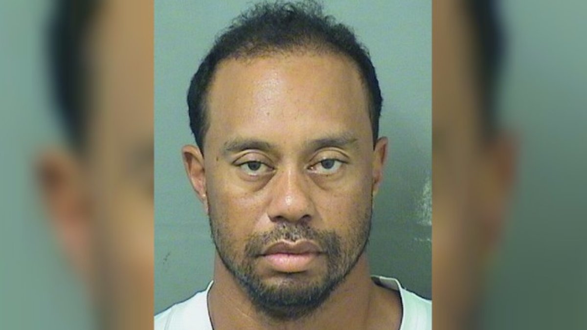 Tras el escándalo sexual Tiger Woods vuelve a copar titulares al margen del golf