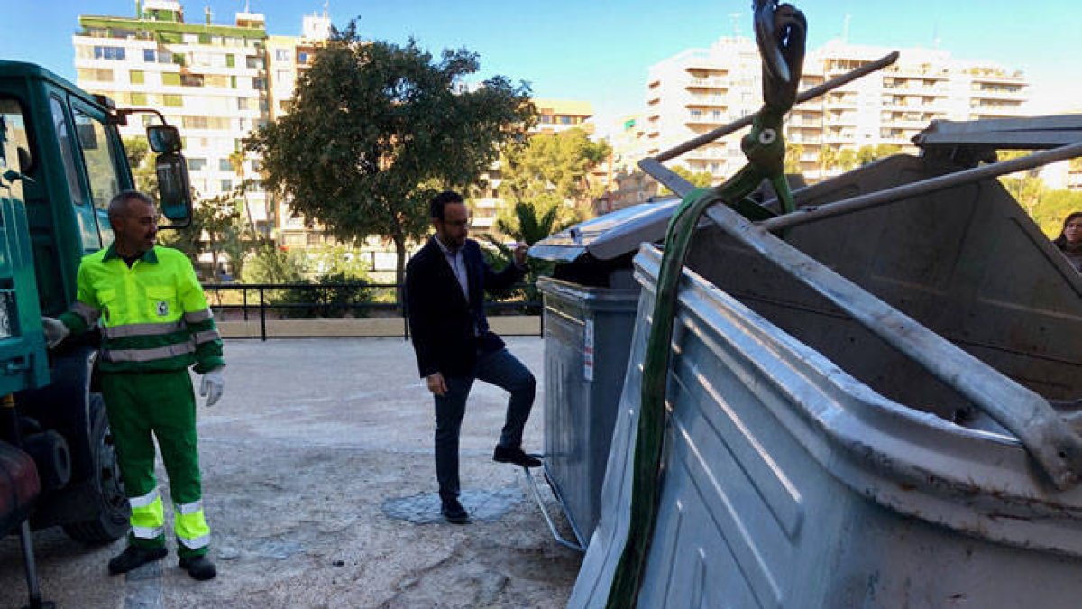 Elche instala más contenedores en el núcleo urbano y pedanías