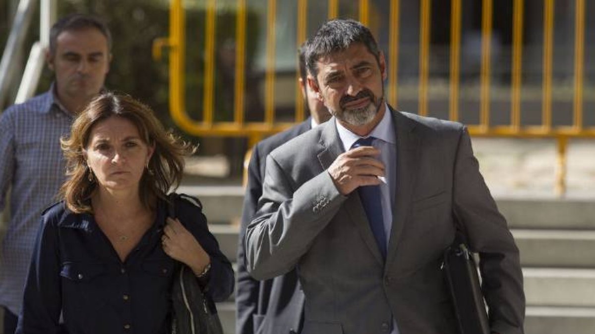 El exjefe de los Mossos se ve con el agua al cuello tras las declaraciones de los jefes policiales del 1-0.
