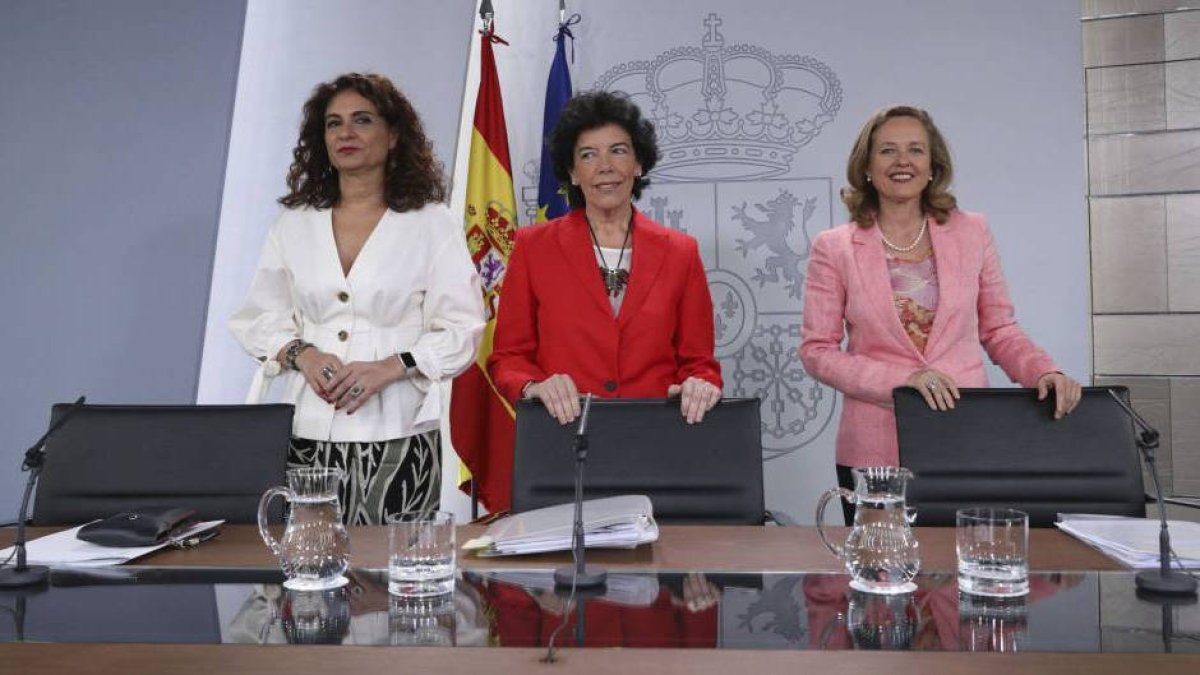 Las ministras Montero, Celáa y Calviño, en una rueda de prensa tras el Consejo de Ministros