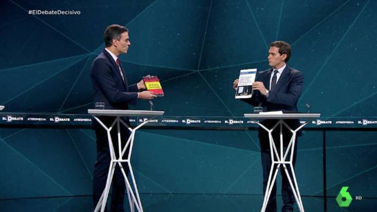 Rivera y Sánchez, en su momento más tenso del debate de Atresmedia.