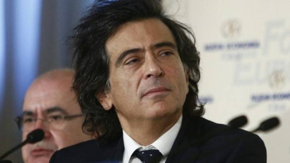 Arcadi Espada identifica el verdadero motivo por el que Colau no recibe al Rey