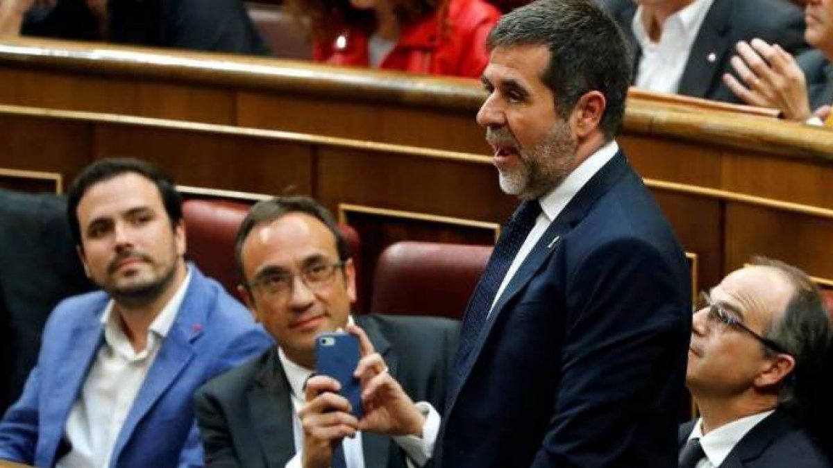 Jordi Sànchez, en el Congreso prometiendo su cargo como diputado.