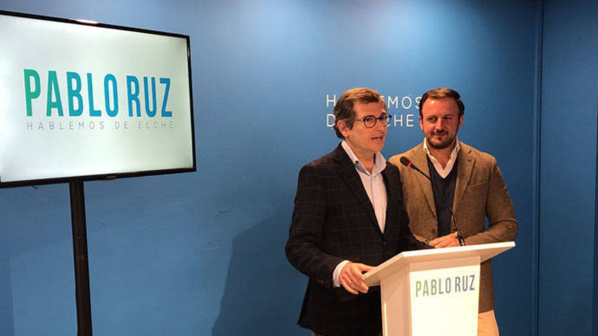 Javier García Mora junto a Pablo Ruz.