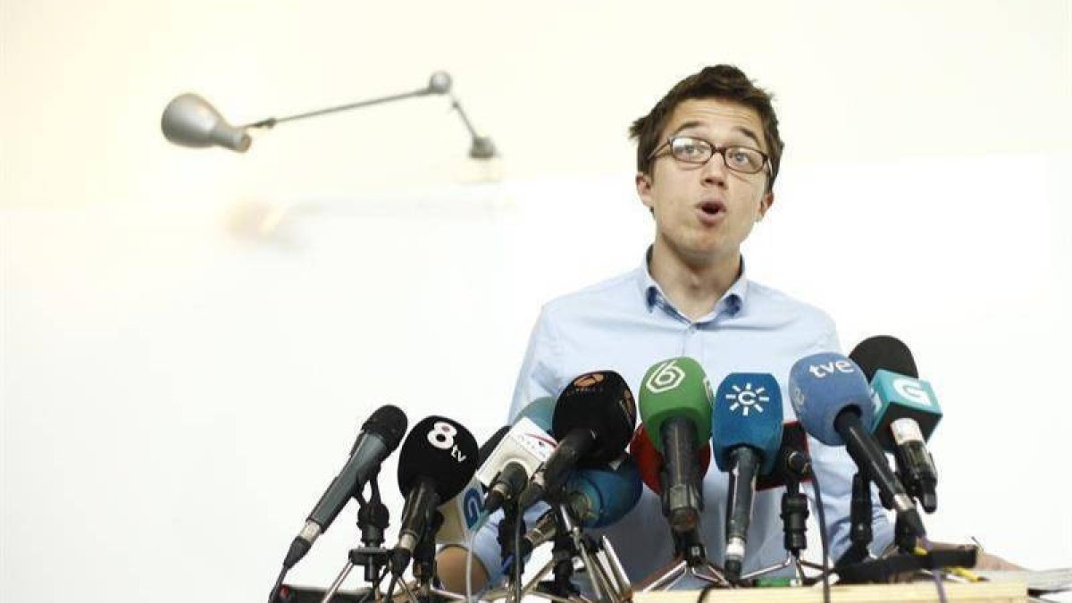 Errejón desata la carcajada al pedir balcones para sus carteles electorales