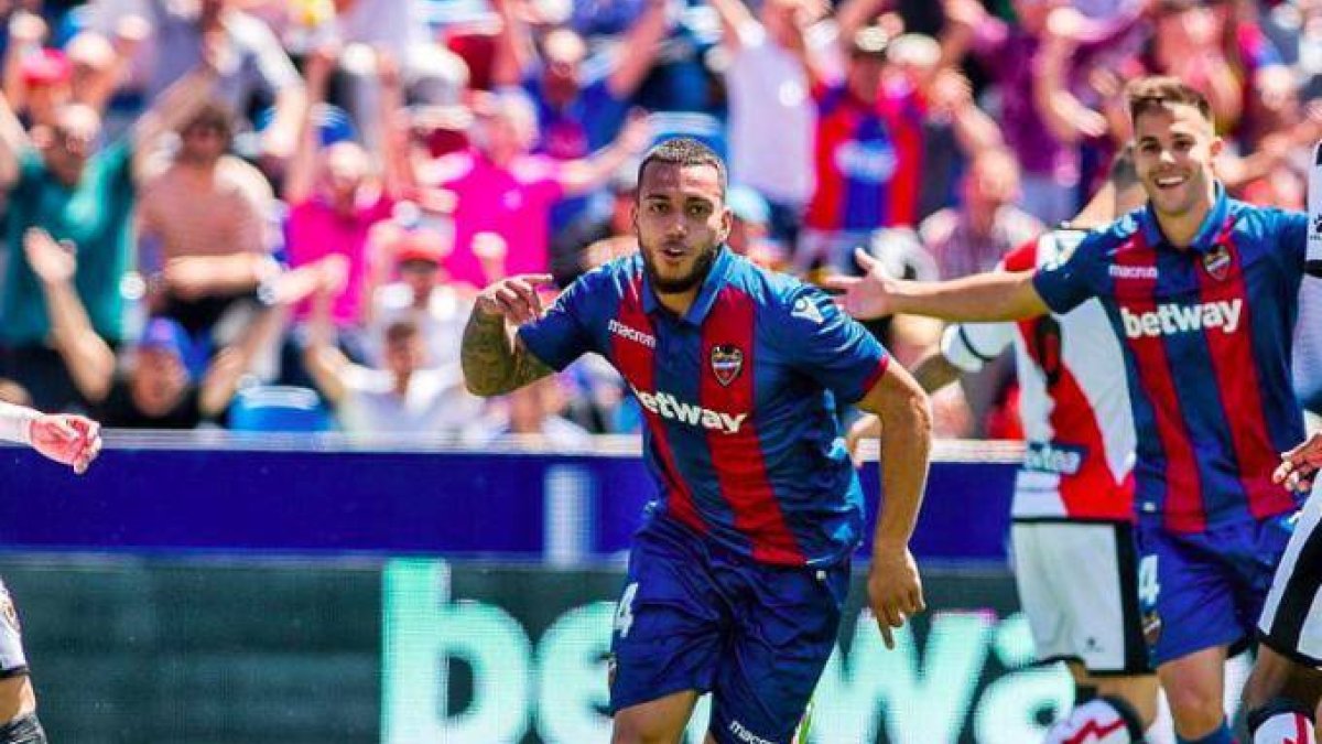 Rubén Vezo continuará vistiendo los colores granotas