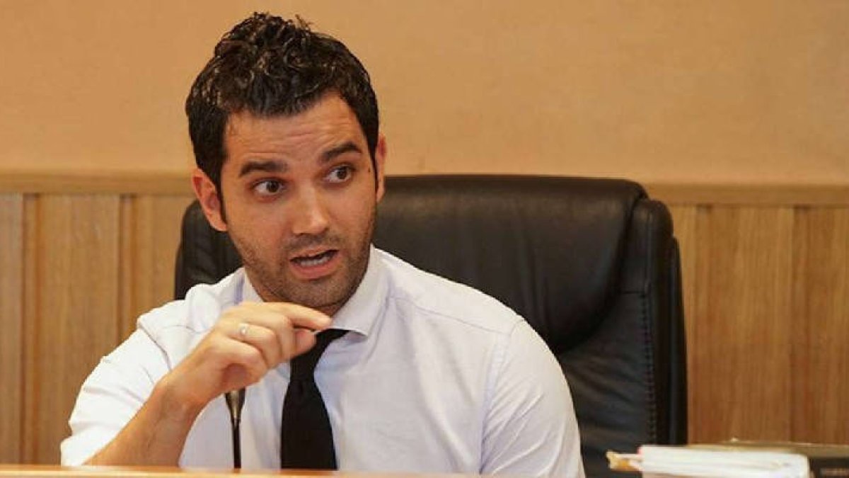 Metro Valencia inventa un cargo para que un alcalde pueda cobrar de director