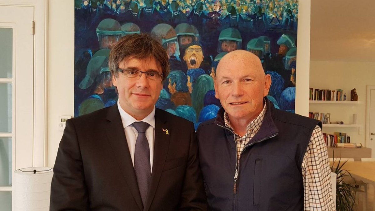Carles Puigdemont y Juan José Ibarretxe, unidos en el desafío a España.