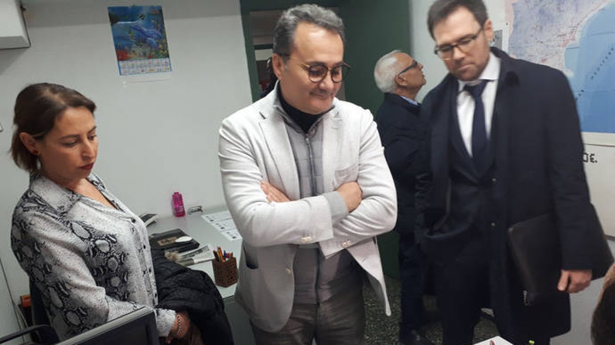 Paco Sanguino presenta los avales a las primarias.