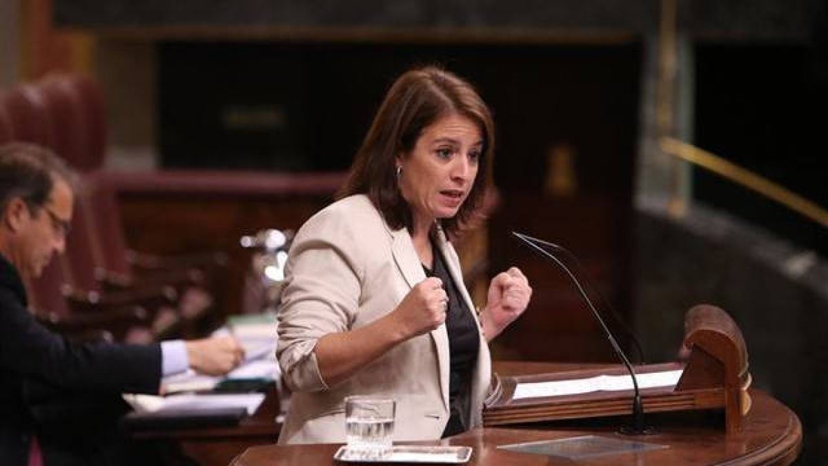 Lastra embarra el Congreso con un mitin contra la “manifacha” de PP y Ciudadanos