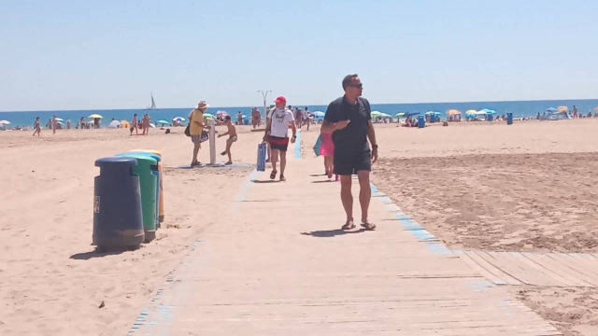 Playa de la Malva-rosa en Valencia