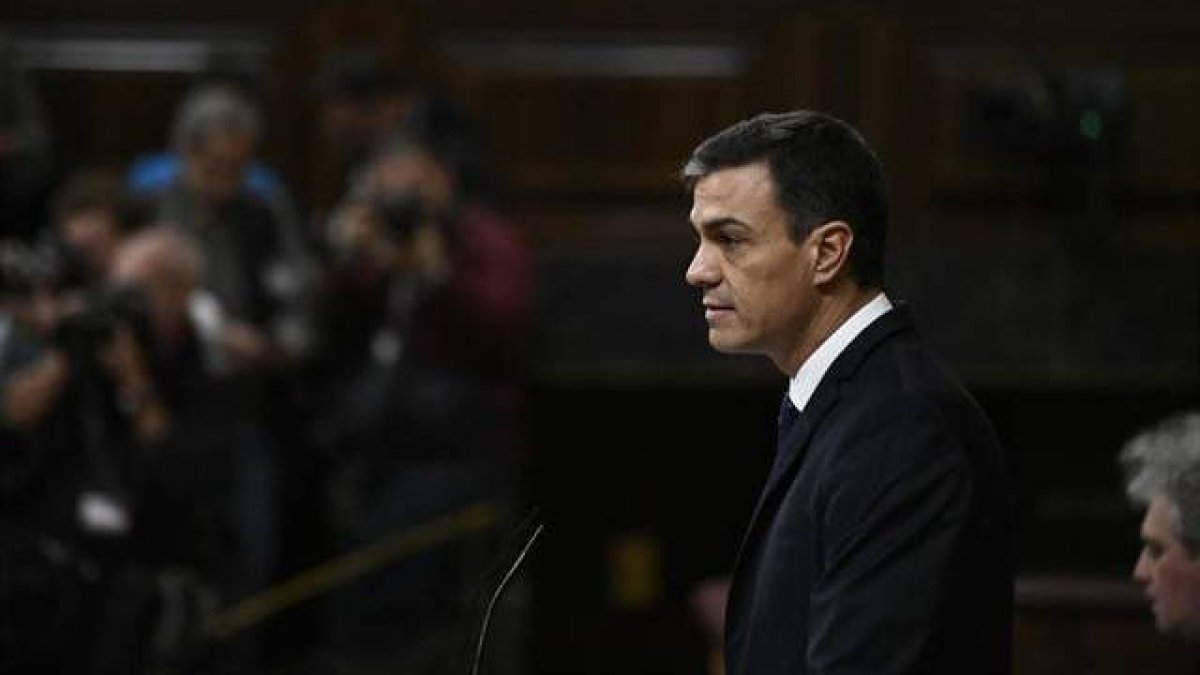 Los barones lo tienen claro: que Sánchez vaya solo a las urnas el 28 de abril