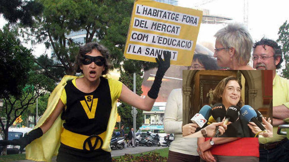 Ada Colau, cuando era activista y ya de alcaldesa